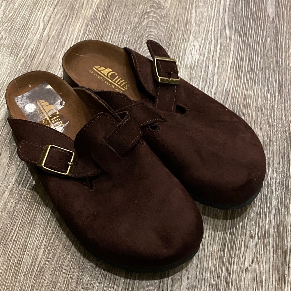 White mountain cliffs suede clogs slip on brown suede 6.5 wide
